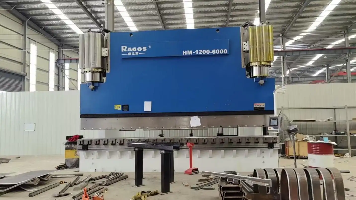 مورد لآلات ثني أعمدة الإنارة في الشوارع